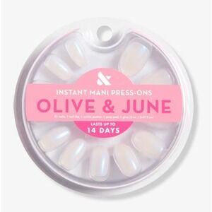 Olive & June Press‑On Nails – Pink Goldfish– Oval-Medium